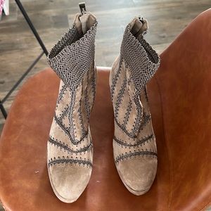 Great Fall boots worn twice!! Google Silent D YASMIN boot to see brand.